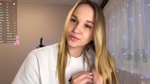 Mia online show from 12-21-25, 01:18