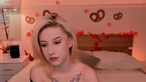 Lisa online show from 09-19-25, 03:52