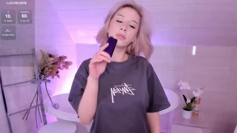 Lisa online show from 09-20-25, 04:24