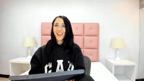 lhiamfitt online show from 12-31-24, 11:42