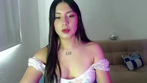 Snapshot of lia_14_ chatting on 06-24-26, 05:01 Lia online show from 06-24-26, 05:01