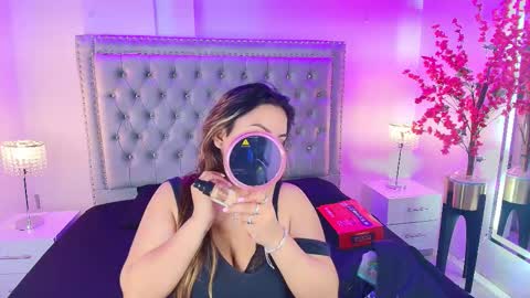 Lia  online show from 09-18-25, 01:40