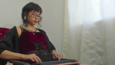 Lia online show from 10-18-25, 09:04