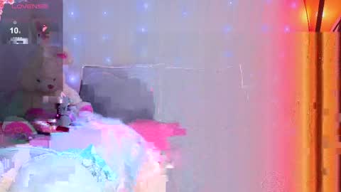 Snapshot of lia_carterr chatting on 05-13-26, 10:12 LIA online show from 05-13-26, 10:12