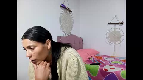 Lia online show from 05-13-26, 10:17