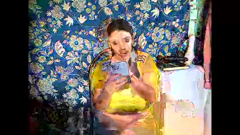 Lia online show from 05-29-26, 06:39
