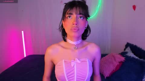 Snapshot of lia_leandro888 chatting on 03-14-26, 10:04 lia_leandro888 online show from 03-14-26, 10:04