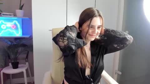 Snapshot of lia_lil chatting on 09-16-25, 08:54 Lia online show from 09-16-25, 08:54