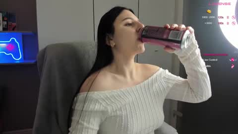 Lia online show from 11-24-25, 08:36