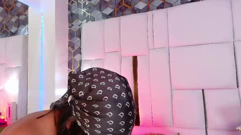 lia_mariana online show from 10-11-25, 06:06