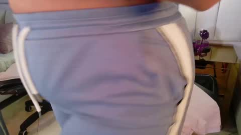 lia_mariana online show from 10-21-25, 06:08