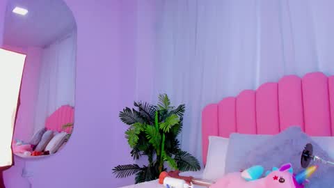 lia_queen18 online show from 11-05-25, 11:10