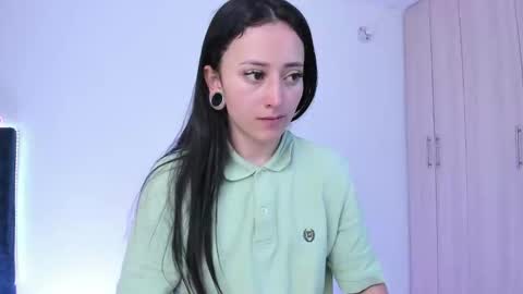 Little Queen Lia  online show from 01-12-25, 11:58