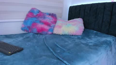 Little Queen Lia  online show from 01-18-25, 03:42