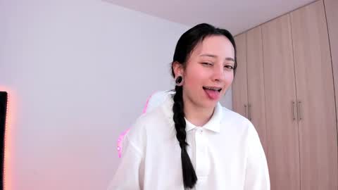 Little Queen Lia  online show from 03-01-25, 09:59