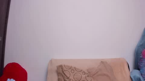 Little Queen Lia  online show from 05-29-26, 11:47