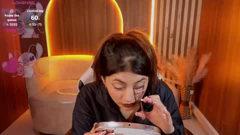 Snapshot of lia_queen_tx chatting on 06-13-26, 03:48 Online 1400 - 2100 online show from 06-13-26, 03:48