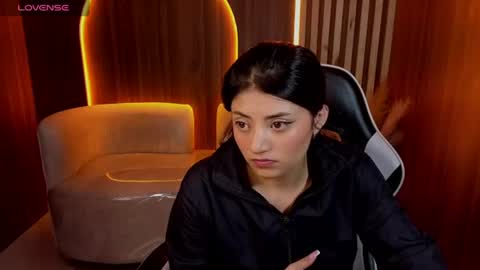 Snapshot of lia_queen_tx chatting on 06-18-26, 03:18 Online 1400 - 2100 online show from 06-18-26, 03:18