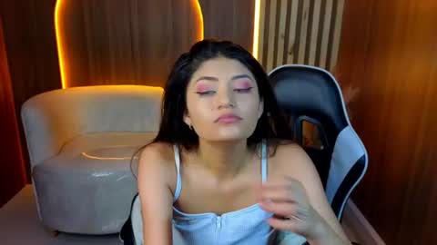 Snapshot of lia_queen_tx chatting on 07-26-26, 03:25 Online 1400 - 2100 online show from 07-26-26, 03:25
