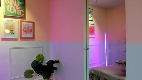 Snapshot of lia_roise chatting on 12-15-25, 11:36 Lia Roise online show from 12-15-25, 11:36