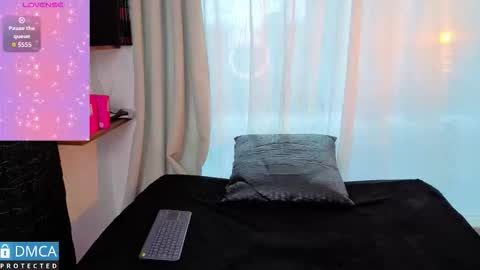 lia summer1 online show from 11-14-25, 07:01