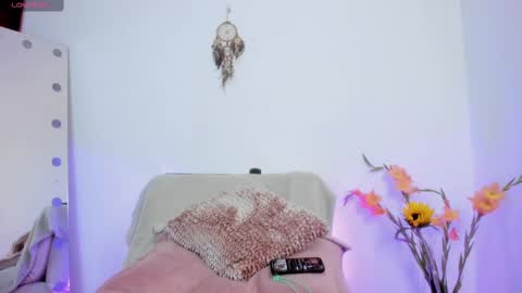 Lia online show from 02-25-25, 12:14