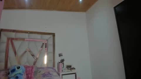 LIA VELOURT online show from 05-28-26, 06:54