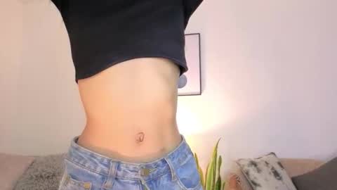 Lia  online show from 11-28-25, 03:04