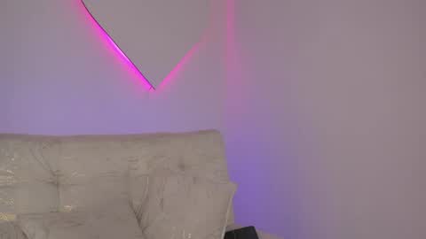 Snapshot of liacampbell__ chatting on 05-23-26, 09:30 La online show from 05-23-26, 09:30