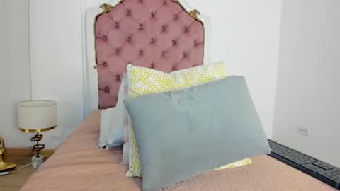liacoral17 online show from 07-23-26, 08:40