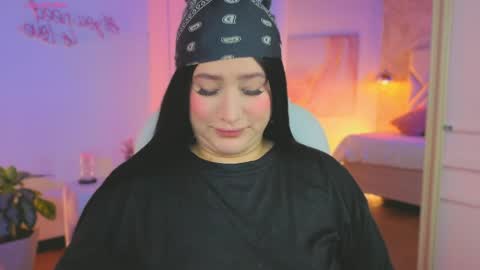 Lia Cox online show from 05-21-26, 08:16