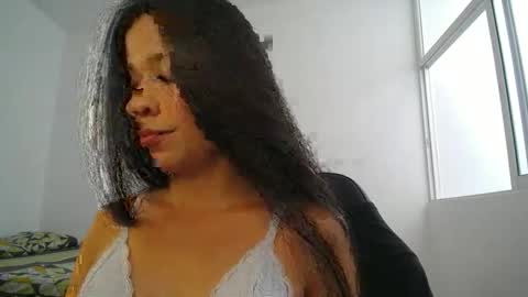 Snapshot of liadulce_ chatting on 01-08-25, 04:00 Lia online show from 01-08-25, 04:00