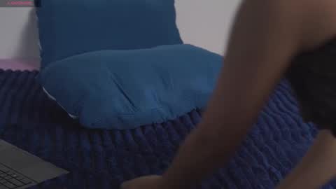 Snapshot of liafunsized_18 chatting on 11-23-25, 11:04 Lia Funsized18 online show from 11-23-25, 11:04