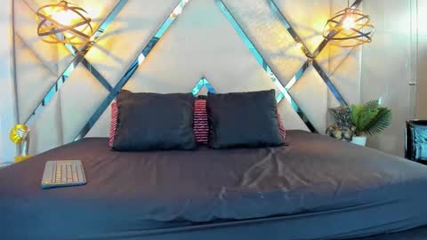 ---Liah--- online show from 02-21-26, 09:05