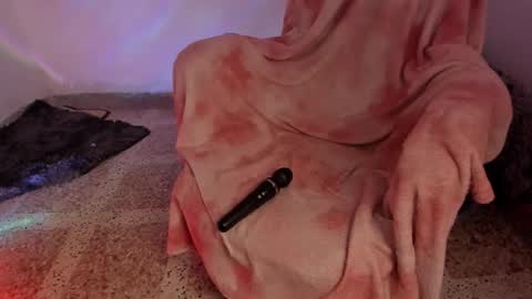 Snapshot of liahilton_ chatting on 11-02-25, 03:36 lh6 9c online show from 11-02-25, 03:36