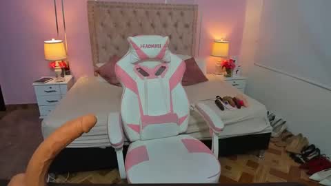 Liah online show from 01-18-25, 07:37