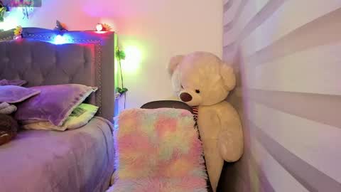 Lia  online show from 05-18-26, 04:07
