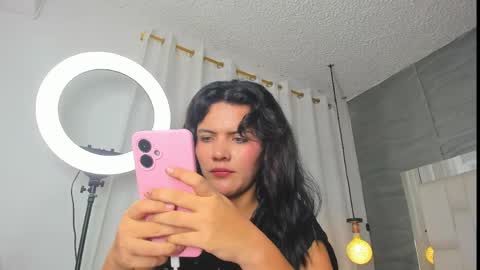 Lia online show from 05-19-26, 01:22