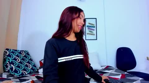 Snapshot of liakiity chatting on 10-14-25, 01:56 Lia Kitty online show from 10-14-25, 01:56