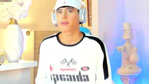 Liam online show from 09-08-25, 11:59