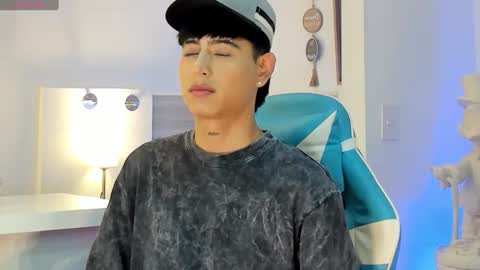 Liam online show from 10-06-25, 09:56