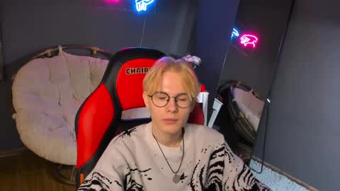 LIAM online show from 04-10-26, 05:56