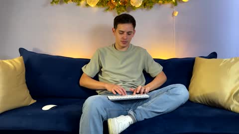 Liam online show from 12-31-24, 04:57