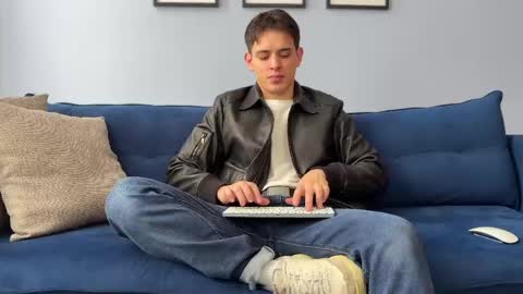 Liam online show from 04-20-26, 03:59