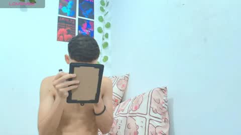 liam_honey18 online show from 07-09-26, 12:09