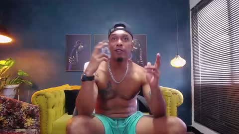 Liam online show from 03-11-25, 02:51