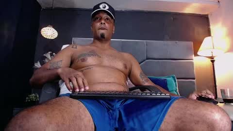 Liam online show from 09-08-25, 07:24