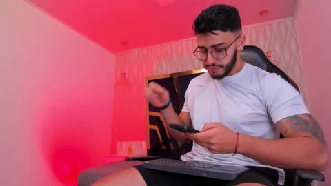 LIAM KLEIN online show from 11-28-25, 11:24