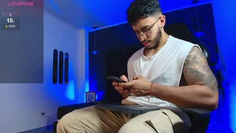 LIAM KLEIN online show from 04-05-26, 02:47