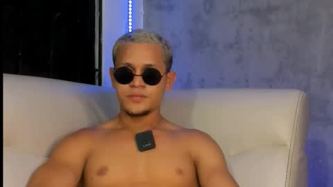 liam_knight online show from 12-02-25, 03:45